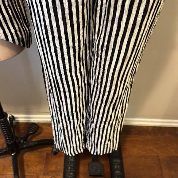 IDOL Black White Striped Velvet Corset Top and Pants Set - Picture 4 of 14